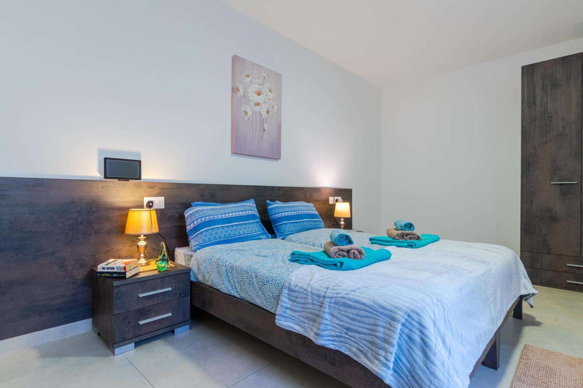 Spacious Brand New Apartment Hc Balcony 3 Bdr 2 Bth Bugibba Σεντ Πόλς Μπέι Εξωτερικό φωτογραφία
